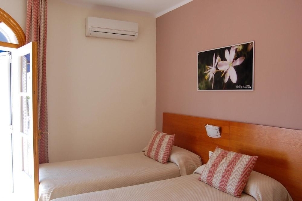 Hotel Hostal Marazul